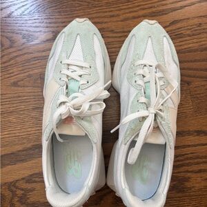New Balance Women's White and Light Green Sneakers